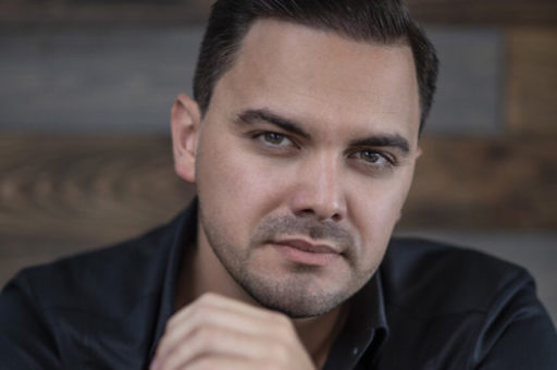 Naslednik  legendarnih muzičkih bardova